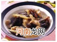 孕妇孕期补铁食谱：黑木耳肉羹汤