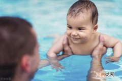 宝宝游泳需注意哪些事项 宝宝游泳有哪些好处