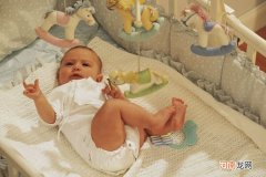 你知道新生儿漾奶与新生儿呕吐有什么不同吗