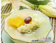 哺乳期下奶食谱：木瓜雪耳鱼尾汤