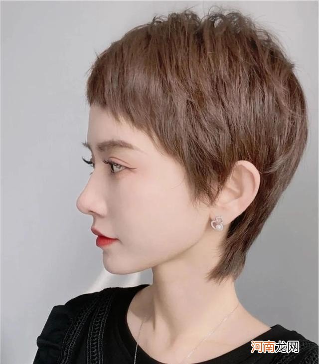 女人夏天留什么短发好看 有女人味的短发发型