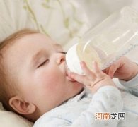 母乳被污染了 别给宝宝吃哦