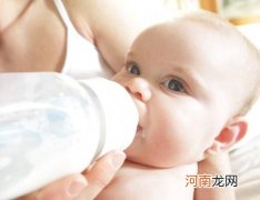 母乳喂养遭遇新生儿拒绝乳房