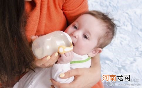 宝宝的一口奶应该是母乳 还是配方奶