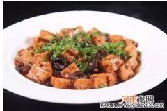 儿童菜谱海鲜类：豆腐烧海参