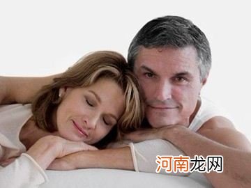 孩子为何出生后不亲妈妈亲爸爸