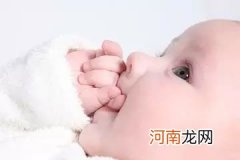 宝宝不吃奶瓶怎么办？正确的喂养方式