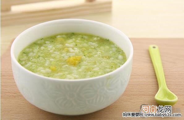 儿童食谱粥类:西兰花牛骨髓清粥