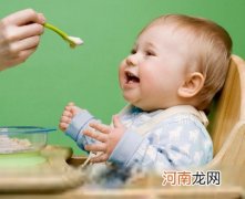 婴儿用手抓食物可预防挑食