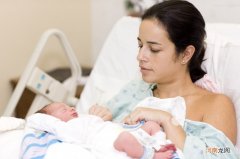 新生儿口腔护理的四大要点