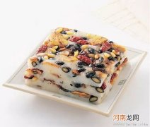 儿童食谱西式糕点：鸡蛋糯米花糕