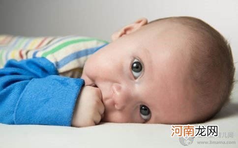 3招护理宝宝发烧 让新妈应对自如