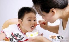 宝宝初出乳牙时 哪些问题需要注意