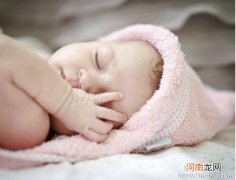 婴儿太兴奋会致睡觉哭闹 十招应对宝宝哭闹