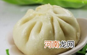 儿童食谱包子：冬菇胡萝卜猪肉馅包子