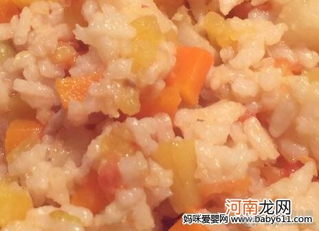 一岁半宝宝食谱：素三丁焖饭