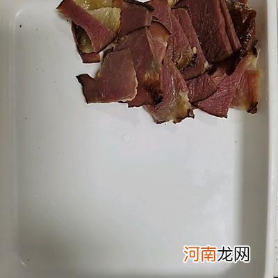 大厨教你荷兰豆炒腊肉营养又好吃 荷兰豆炒腊肉窍门