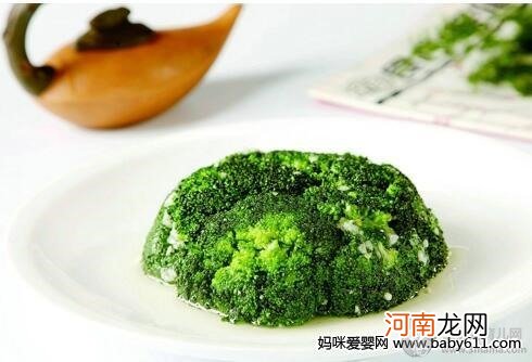 婴儿补钙食谱：蒜蓉西兰花