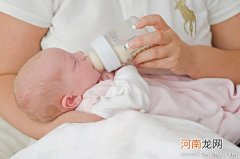 人工喂养的宝宝如何补水？
