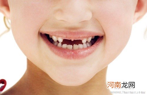 保护儿童牙齿的三个阶段和食物