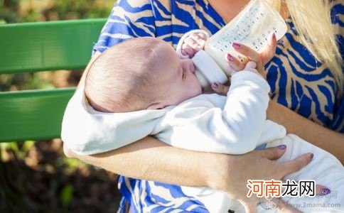 妈咪别给宝宝猛灌水 容易引起水中毒