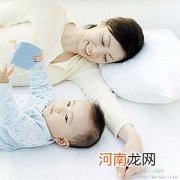 婴儿怎样睡觉头形最漂亮？