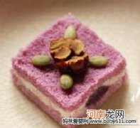 儿童食谱西式糕点：紫薯松糕
