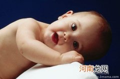 三个月以下婴儿不需要枕头 专家教你挑高质量婴儿枕