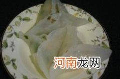 儿童饺子类食谱：三角水晶虾仁饺子