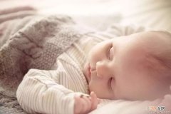 良好的睡眠可以促进宝宝生长
