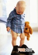 宝宝学走路：挑选一双婴儿学步鞋要注意什么