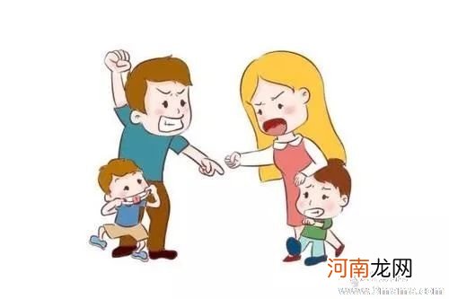 两个小孩打架,自家两个孩子打架最好的处理