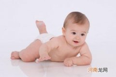 了解刚出生的婴儿纸尿裤型号 解决宝宝漏尿的尴尬