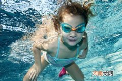 儿童学游泳的七大好处 家长必知的学游泳注意事项