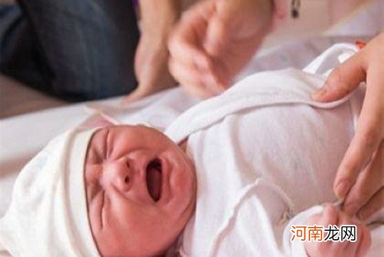 刚出生婴儿晚上一直哭闹的原因及对策 献给心力交瘁的宝妈