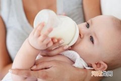 别总是喂喂喂 新生儿喂奶粉量及次数有标准