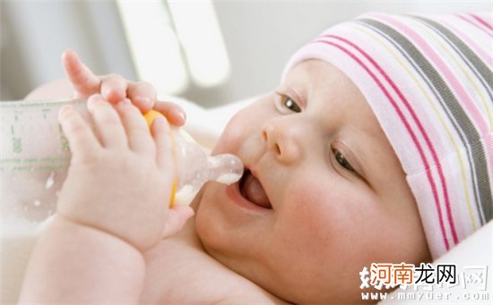 呛奶竟然造成婴儿猝死 婴儿呛奶正确的做法是什么