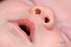 初生婴儿鼻塞 喉咙响 鼻子呼哧呼哧的居然是....