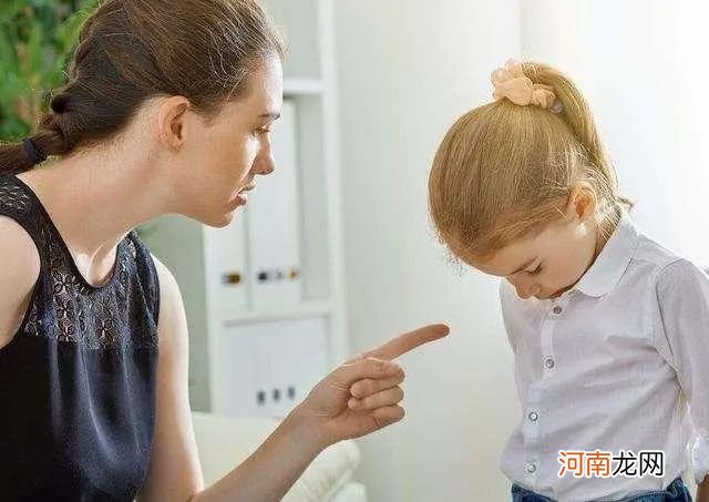 孩子长大后为何疏远妈妈？多半是这两种经历造成的