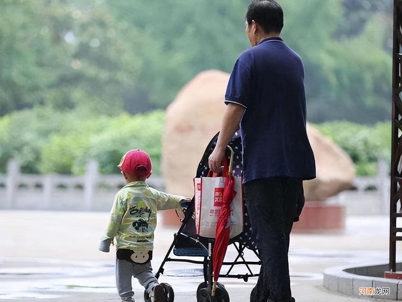 “无人带娃”影响生育意愿!自己带VS有人帮,生育热情有啥区别?