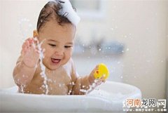 别再问宝宝感冒可以洗澡吗 宝宝感冒洗澡的惊人好处！