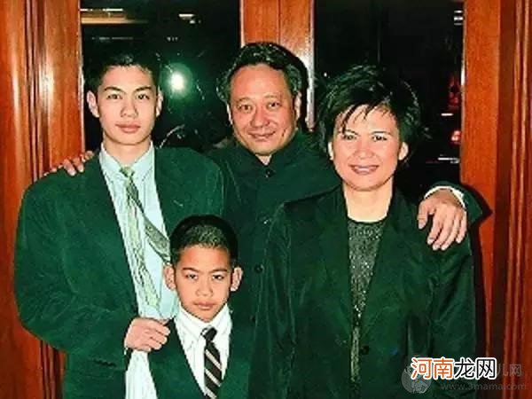 李安导演有过几次婚姻几个孩子 李安的妻子是怎样的人谁更厉害