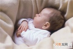 宝宝睡觉突然大哭的4大原因如何应对宝宝突然大哭