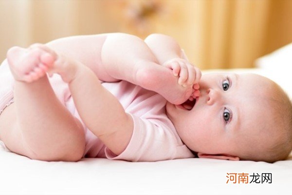 新生儿拉奶瓣怎么改善 母乳喂养奶粉喂养都有招