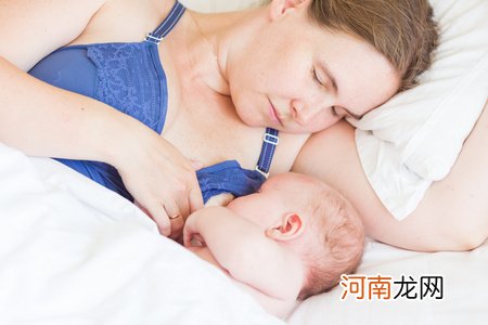 防止宝宝呛奶的小妙招 宝宝吃母乳老是呛到怎么办