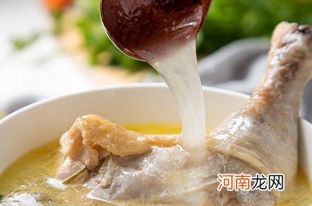 月子洗头能用吹风机吗