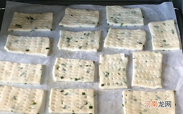 酥脆咸香简单易做的苏打饼干制作步骤 在家如何做苏打饼干