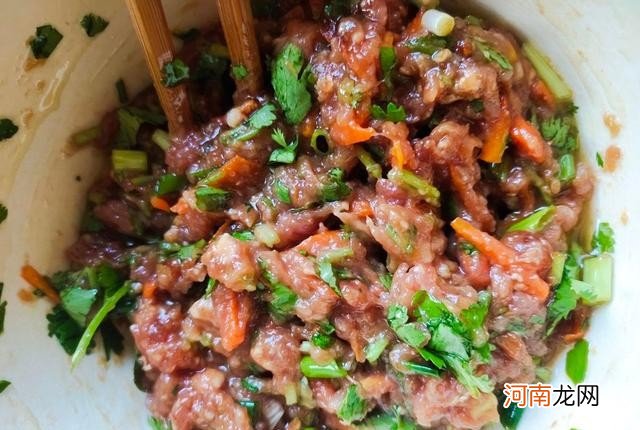 牛肉饺子放什么菜好吃 牛肉饺子馅怎么做好吃