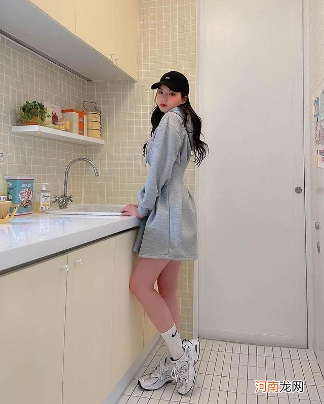 长裙如何穿出温柔高级感 长裙怎么搭配上衣好看