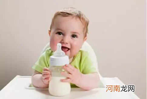 怎么避免宝宝喝奶粉上火 奶粉可以替代母乳喂养吗